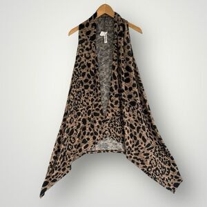 🎉5 for $45🎉 Crepas Vest Open Top Size L Animal Print